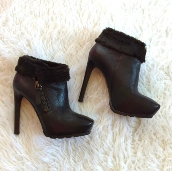 Guess Genuine Leather Black Fur Trim Platform Lug Heel Booties - Picture 1 of 10